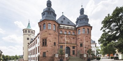 Historisches Museum der Pfalz vom Domplatz aus gesehen