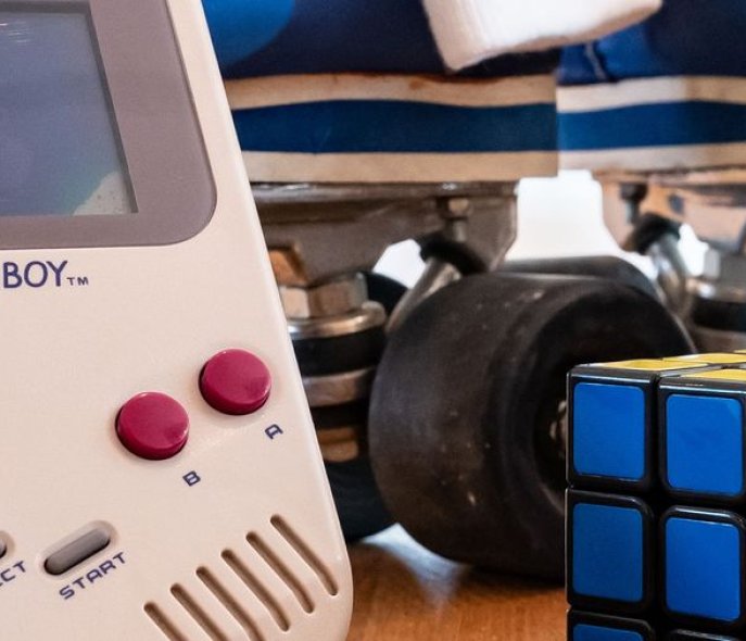 Roller skates, Gameboy and Rubik's Cube Roller skates: 1980s, Nintendo Game Boy, DMG 01, 1990, Kyoto (Japan), manufacturer: Nintendo Co. Ltd., Rubik's Cube, 1980, Hungary, manufacturer: Ideal Toy Corp. (Arxon), Badisches Landesmuseum © Badisches Landesmuseum, Photo: ARTIS - Uli Deck