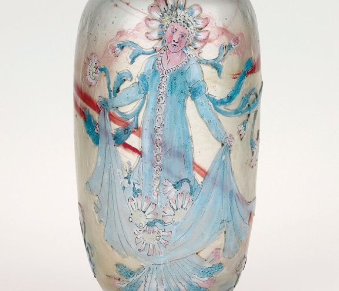 Vase depicting a woman in a blue gown