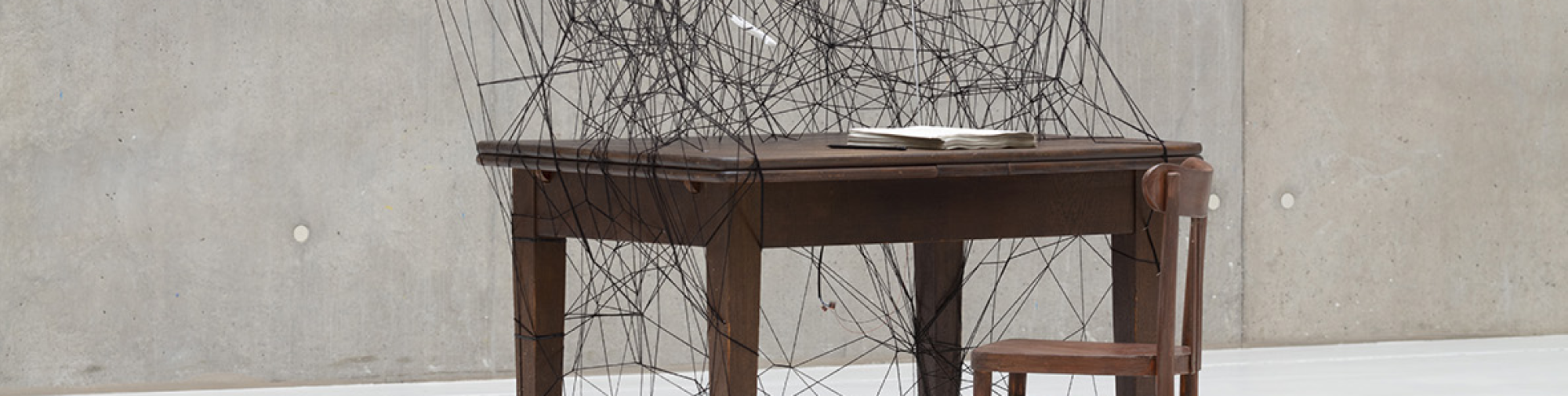 Chiharu Shiota, Counting Memories (Detail), 2019, Museum Śląskie w Katowicach, Katowice, Polen, Foto: Sonia Szeląg, © VG Bild-Kunst 2022 and the artist