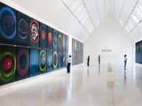 Vue de l'exposition Fabienne Verdier - installation des Rainbows. Photo :  Philippe Chancel