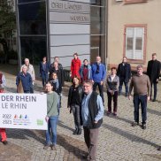 Légende: Organiser le plus grand cycle international à ce jour d'expositions sur le thème du Rhin : participant(e)s à la conférence trinationale du 13.10.2020 au musée des Trois Pays