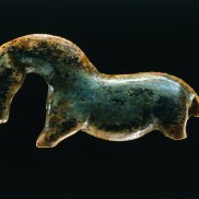 Archäologisches Museum Colombischlössle Urformen - Eiszeitkunst Europas (Pferd, Hildegard Jensen, Uni Tübingen)