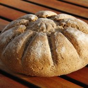 Brotbacken - Vom Korn zum Römerbrot Brotbacken - Vom Korn zum Römerbrot