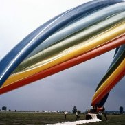 Otto Piene, Testinstallation Olypmpischer Regenbogen, 1972, St. Paul, MN, USA, 1. August 1972 © 2024 Pro Litteris, Zürich; Otto Piene Estate Foto: Jean Nelson, Otto Piene Archiv