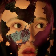 Theresa Reiwer, Lasting Generation, 2024<br>Videostill aus Mehrkanal-Videoinstallation, in Zusammenarbeit mit David Egger, HAU Hebbel am Ufer, Hauptstadtkulturfonds<br>© Theresa Reiwer