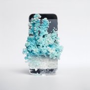 iPhone 5 with Sodium Hexacyanoferrate(II), 2022 © Martin Raub iPhone 5 with Sodium Hexacyanoferrate(II), 2022 © Martin Raub