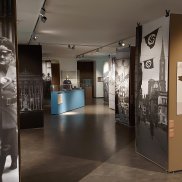 Plakat von P. Sainturat 1945, Sammlung DLM