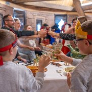 At the lord's table - Family workshop © Vincent Schneider
