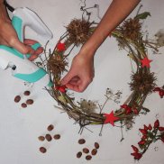 En Avent les couronnes !- Family workshop ©Atelier Coeur de Marie