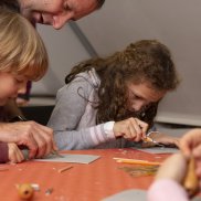 Beim Mitmach-Atelier können alle kreativ werden. Beim Mitmach-Atelier können alle kreativ werden.