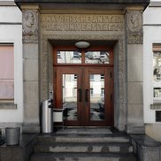 https://de.wikipedia.org/wiki/Anatomisches_Museum_Basel#/media/Datei:Anatomisches_Museum_Basel_ehemals_Anatomische_Anstalt_Basel_(1).jpg Foto: EinDao