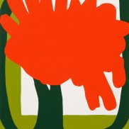 Abstraktes Bild: große rote Blütenform, dunkelgrüner Stiel, grün-weißer Hintergrund.