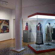 Blick in den Dauerausstellungsbereich zur Tracht