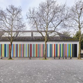 Coumba Samba, Wild Wild Wall, 2025, Installationsansicht, in: Coumba Samba, Wild Wild Wall, Kunsthalle Basel Back Wall Project, 2025, Foto: Philipp Hänger / Kunsthalle Basel