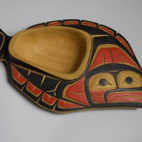 Schale »Halibut Bowl«, Clifford George, Nootka, Vancouver Island, 1996-2000, © GRASSI-Museum für Völkerkunde zu Leipzig, Staatliche Kunstsammlungen Dresden, Foto Melanie Meier