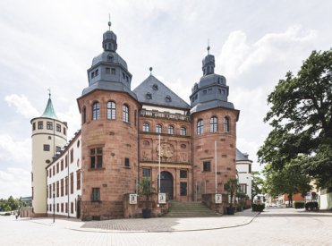 Historisches Museum der Pfalz vom Domplatz aus gesehen