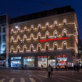 Weihnachtsbeleuchtung am Spielzeug Welten Museum Basel/Foto: SWMB. Weihnachtsbeleuchtung am Spielzeug Welten Museum Basel