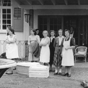 Feierabend im Museum Schwarz Weiss Foto La Charmille