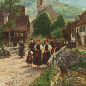 Gemälde, eine Gruppe Frauen mit den Schwarzwald-typischen Bollenhüten und in Tracht, auf dem Rückweg vom Kirchgang, im Hintergrund eine Kirche und Häuser