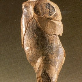 Archäologisches Museum Colombischlössle Urformen - Eiszeitkunst Europas (Bär, LM Württemberg)