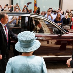 Martin Parr, GB, England, London, The Lord Mayor’s Year, The Drapers Livery’s 650th Anniversary, The Queen visiting the Draper’s Livery Hall, 2014 © Martin Parr / Magnum Photos