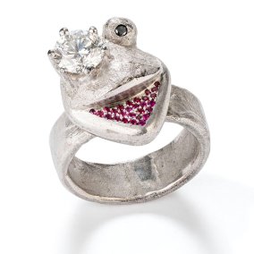 Ring »Kermit«, Gabi Dziuba, 2011, Foto Winfried Reinhardt