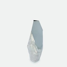 Eine graue Vase