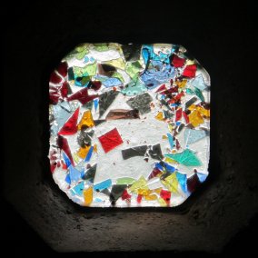Glasspiele der Betonsteine