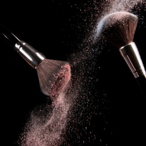 1_40_57-81685 search results for 'make up' – Stocksy Fashion Make-up