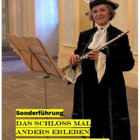 Referentin der Führung im Gartensaal