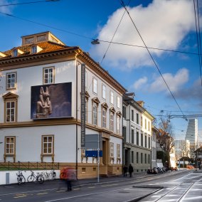 Strassenansicht Antikenmuseum Basel und Sammlung Ludwig