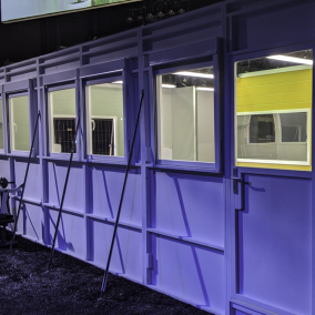 Boris Nikitin «Erste Staffel», vue exterieure du Container, stage design: David Hohmann © photo: Boris Nikitin