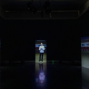 Suzanne Lacy, De tu puno y letra (By Your Own Hand), 2014-2015. Quito, Ecuador. Courtesy the artist, Foto: Hai Zhang, courtesy Queens Museum