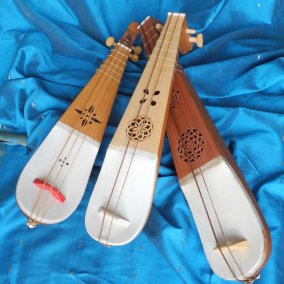 Rabab Prototypen - Lauteninstrument mit Saiten auf Holzhals Rabab Prototypen - Lauteninstrument mit Saiten auf Holzhals