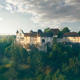 © Aargau Tourismus / Michel Jaussi Luftaufnahme Schloss Lenzburg