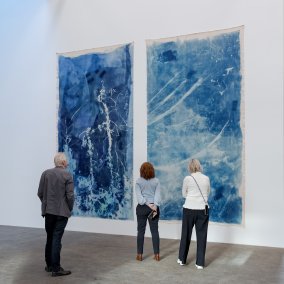 in der Ausstellung Whispers from Tides and Forests