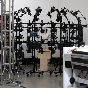 Jordan Wolfson, Little Room, 2025, 3D scanning booth, VR headset, high-definition video, Dimensions variable, © Jordan Wolfson. Courtesy Gagosian, Sadie Coles HQ, and David Zwirner Scanning Booth