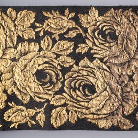 Satinband mit Blumenmuster Satinband mit Blumenmuster