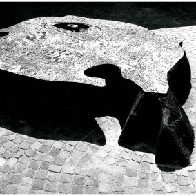 Erwin Rehmann, Struktur-Plastik Friedhof Bottmingen I, 1976 Manganbronze, 350cm x 300cm / 50cm h, 3.5t Friedhof Bottmingen BL Foto: Friedrich Engesser
