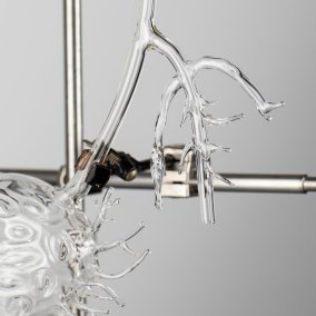 Kuratorenführung. Auswahl 25 Evelyn Vonesch (*1989), Ein-Lass-Aus-Los, 2025<br>Mundgeblasenes Glas, vernickeltes Zink, Edelstahl, Masse variabel<br>© Evelyn Vonesch