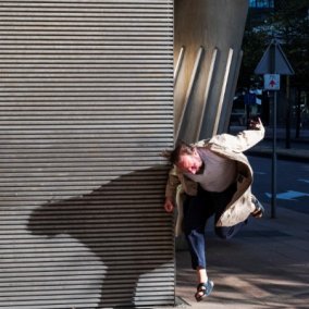 Valerie Schmidt, Bild aus der Serie »Claus stolpert«, 2018,   ©Valerie Schmidt