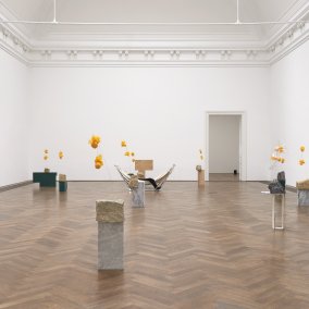 Phung-Tien Phan, «Bureau du Change», Campoli Presti, London, 2020. Ausstellungsansicht. Foto: Campoli Presti und die Künstlerin. Courtesy: Museum Folkwang