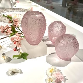 3 vases en cristal rose