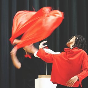 TRIO Festival, Tanztheater Öflingen; Bild: © Alexandr Azarkevitch
