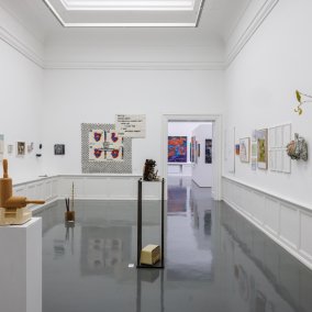 Kleiner Saal während der Mitgliederausstellung 2024/2025, Credits: Felix Grünschloss