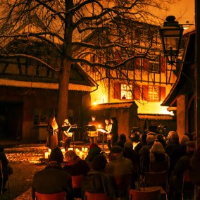 Konzert im Innenhof des Kleinen Klingentals. Foto Franziska Strauss