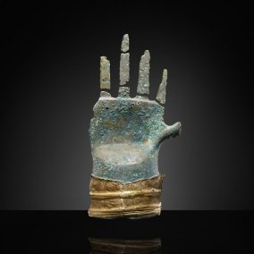 Main en bronze de Prêles, © Service archéologique du canton de Berne, Philippe Joner