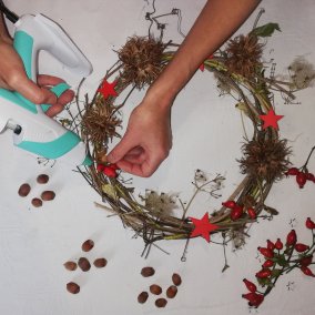 En Avent les couronnes !- Family workshop ©Atelier Coeur de Marie