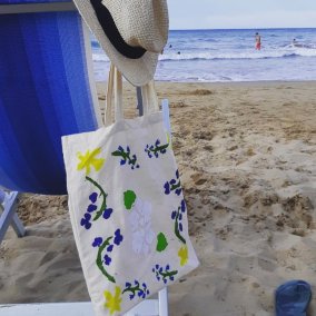 Atelier d’été pour Enfants - Tot bag floral au pochoir (Enfants de 7 à 12 ans)